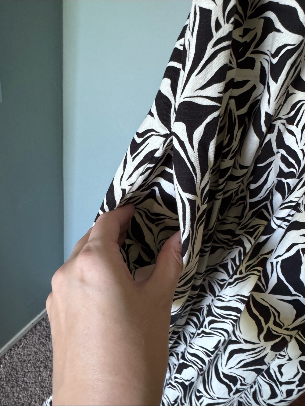 Target Black and White Leaf-Print Midi Dress - Picture 3 of 6